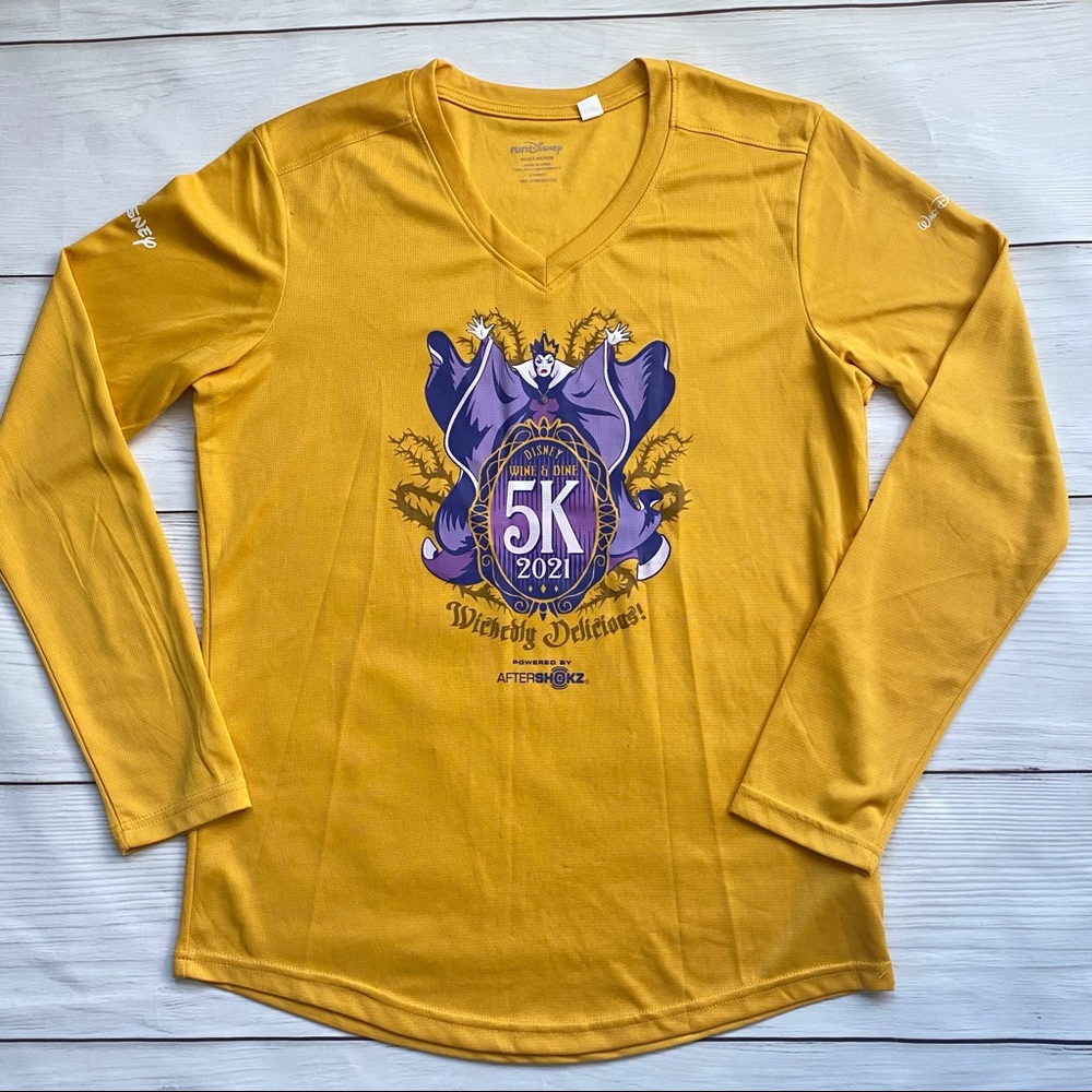 NWOT Disney World 2021 Wine & Dine 5K Race Shirt